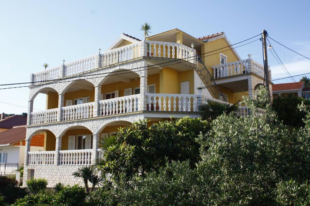 Apartmen Karmen 2 Trogir Exteriör bild