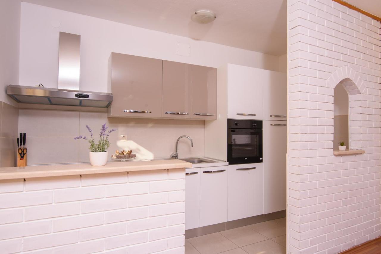 Apartmen Karmen 2 Trogir Exteriör bild
