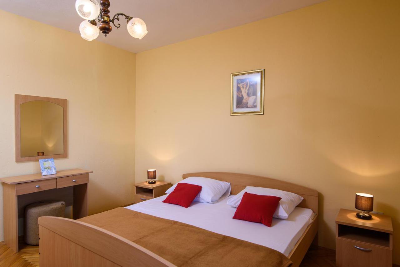 Apartmen Karmen 2 Trogir Exteriör bild